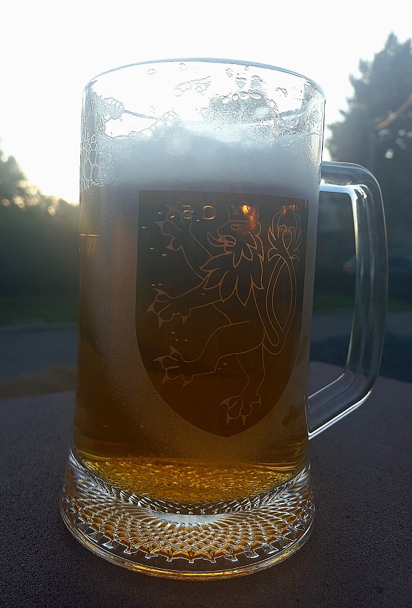 Sklenice s uchem krýgl 0,5 znak Čech