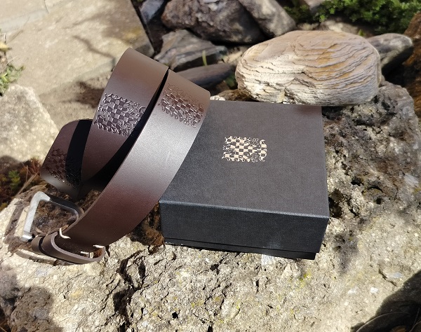 Kožený opasek s ražbou moravské orlice