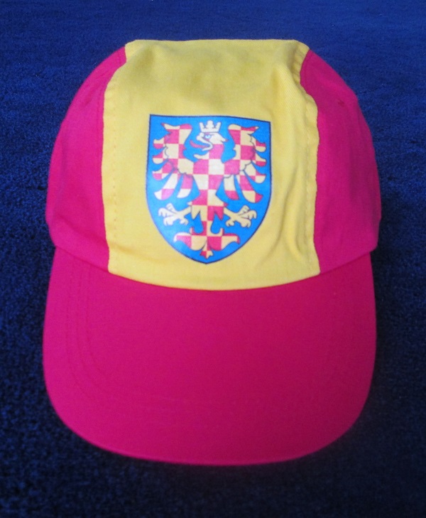 Kšiltovka s moravským znakem, žluto-červená