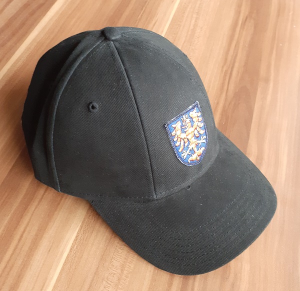 Kšiltovka s vyšívaným znakem černá