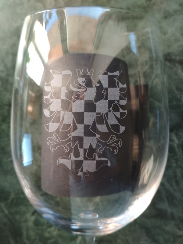 Sklenice na víno 0,77 l s moravskou orlicí