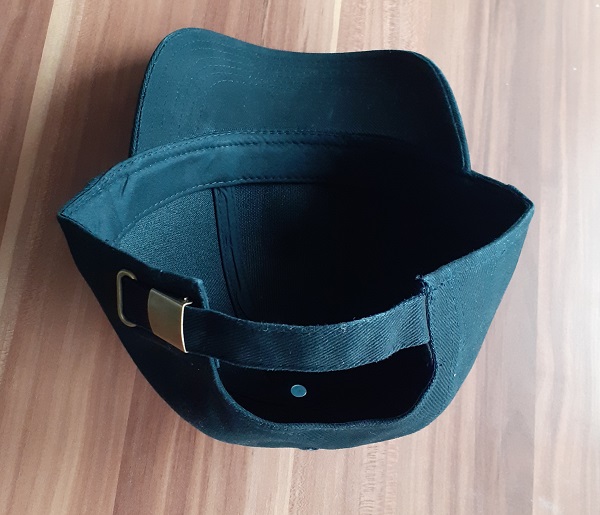 Kšiltovka s vyšívaným znakem černá