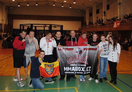 Moravská vlajka 90x60 cm, tunýlek