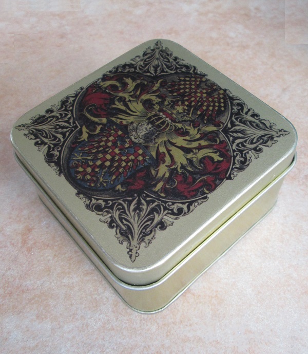 Plechová dóza zlatá s úplným moravským znakem