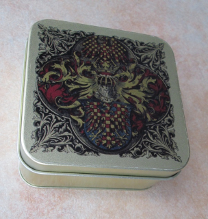 Plechová dóza zlatá s úplným moravským znakem