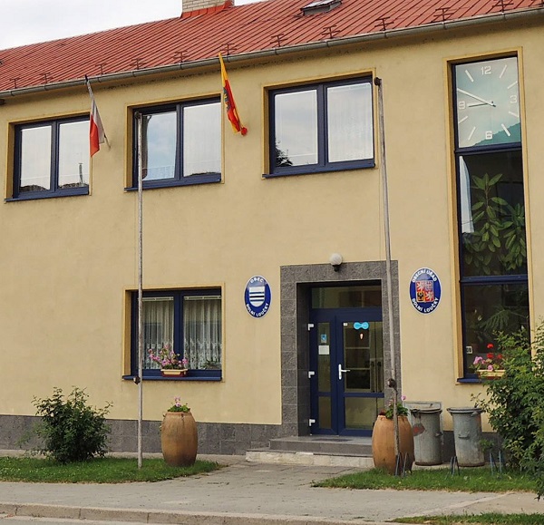 moravska_vlajka_Dolni_Loucky