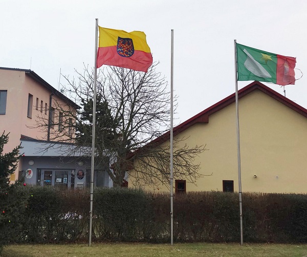 Moravska_vlajka_Hlusovice