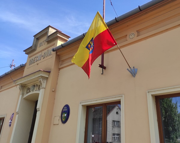 Moravska_vlajka_Hnojice