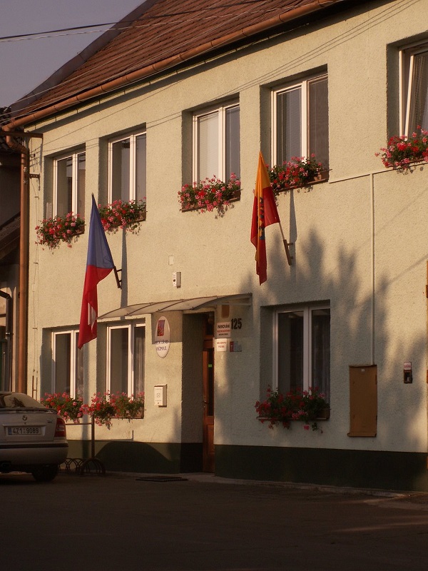 Moravska_vlajka_Knezpole