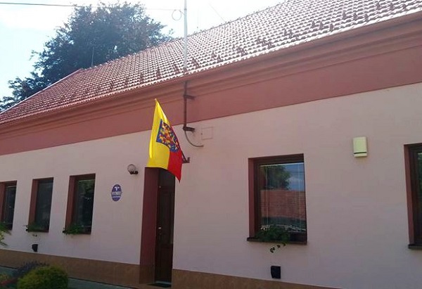 Moravska_vlajka_Nemochovice