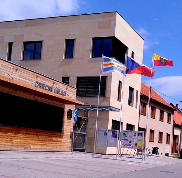 Moravska_vlajka_Ostrozska_Nova_Ves