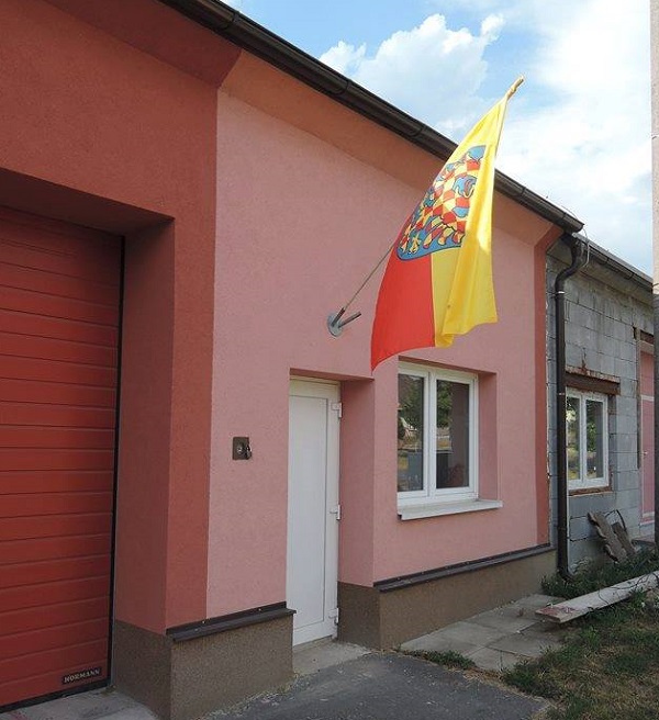 Moravska_vlajka_Pinkout