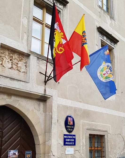 Moravska_vlajka_Police