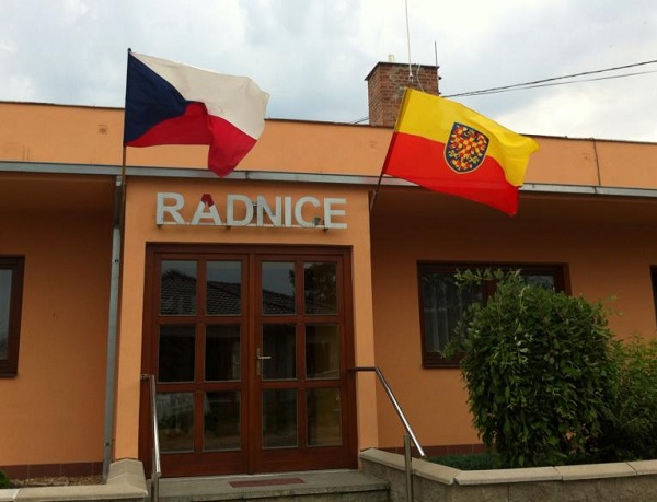 Moravska_vlajka_Pribice