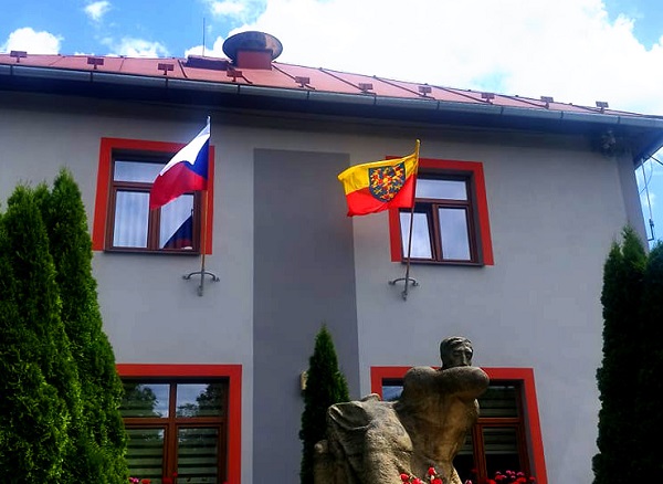 Moravska_vlajka_Prlov