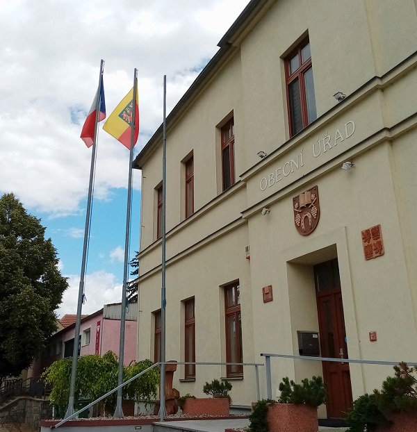 Moravska_vlajka_Tesany